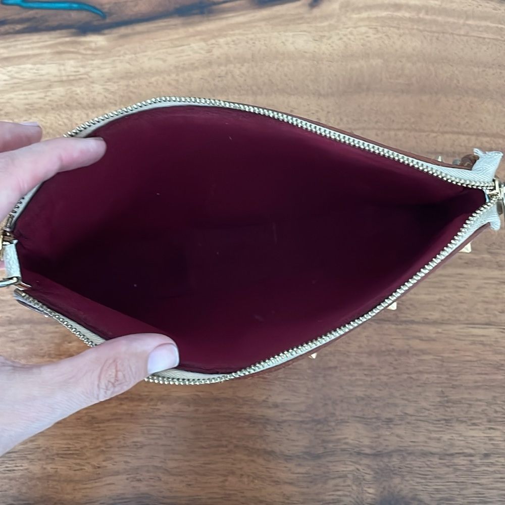 Multi-colored Louis Vuitton pochette in excellent condition. - Picture 2 of 4